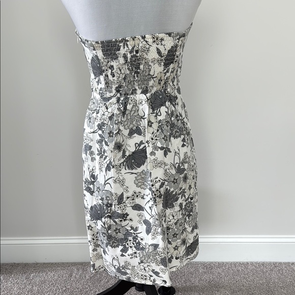 Old Navy Black and White Strapless Dress for Wedding Guests - Picture 5 of 7